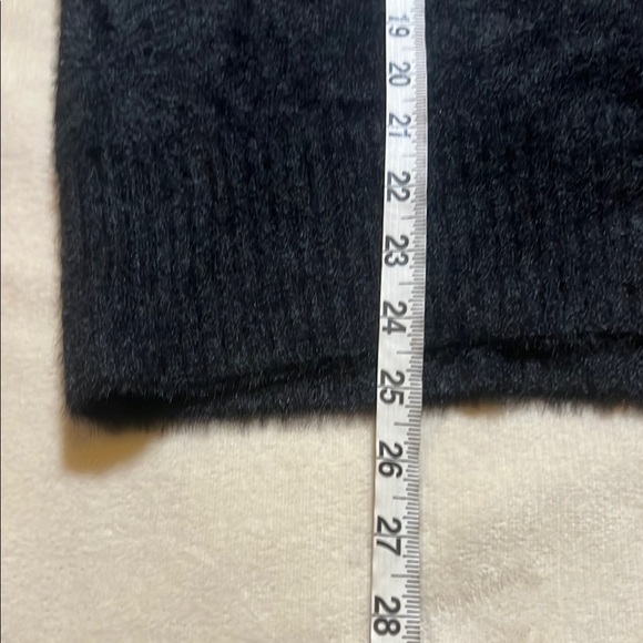 NWT Women’s Bleu Gray Ultra Soft Fuzzy Black Crew Neck Sweater sz L - Picture 7 of 9